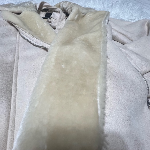 Very very warm faux furry coat - Picture 3 of 4